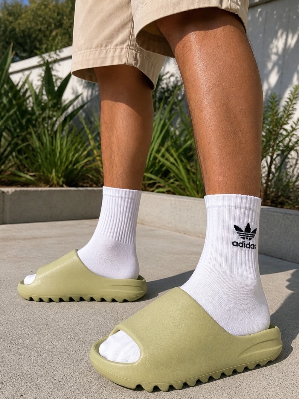 Adidas Yeezy Slide Resin FZ5904 - Size 8
